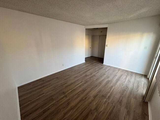 Building Photo - 3363rex