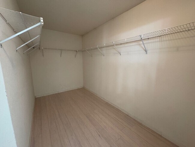 Building Photo - Gold River 4 Bedroom with Large Brick Patio in backyard!