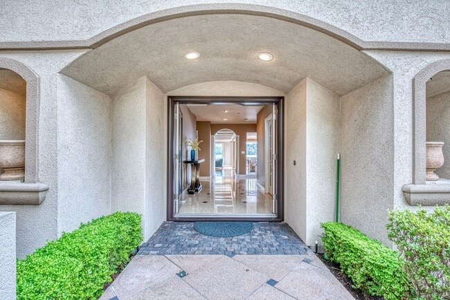 Building Photo - Mercer Island Waterfront Home