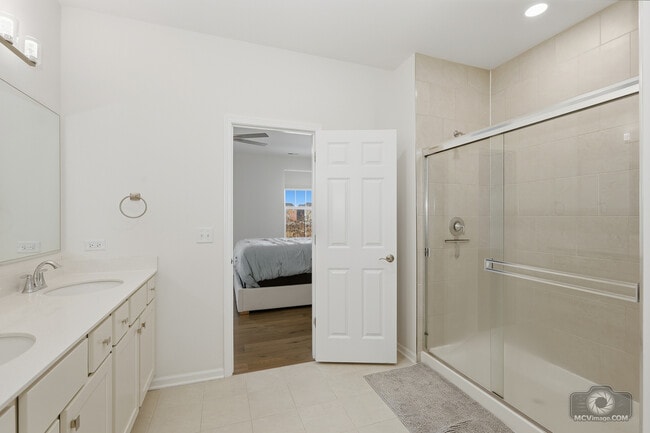 Building Photo - 12629 S Potomac Dr