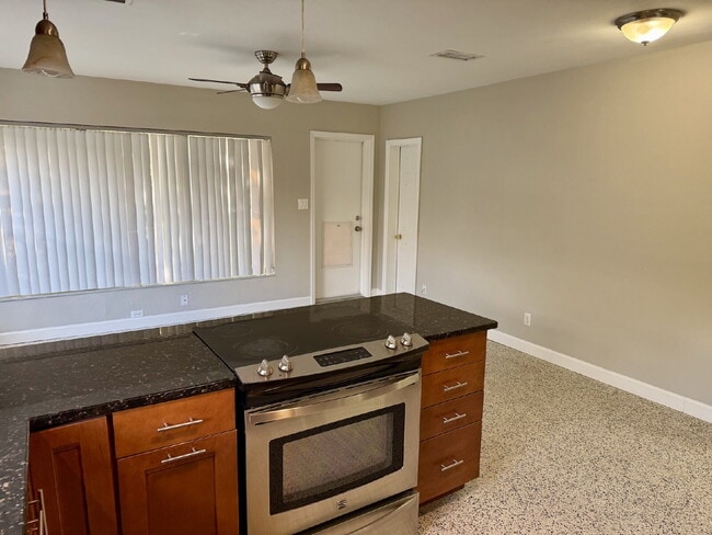 Building Photo - Single Family Home in South Tampa