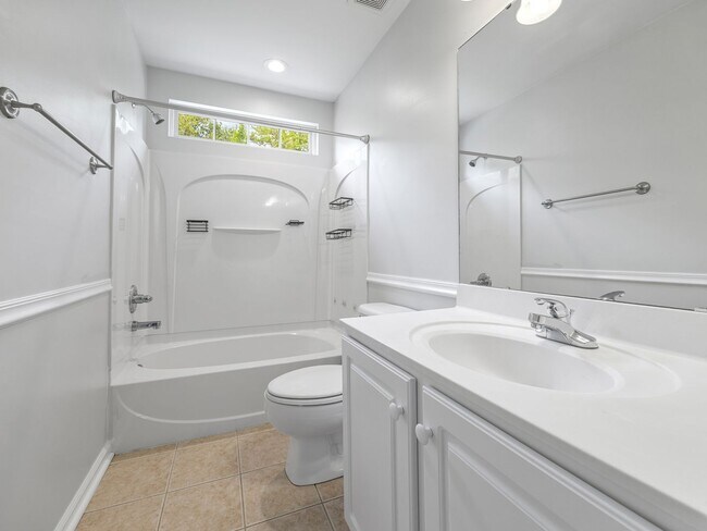 Building Photo - Charming 3BR 2-1/2 Bath in Spartanburg – S...