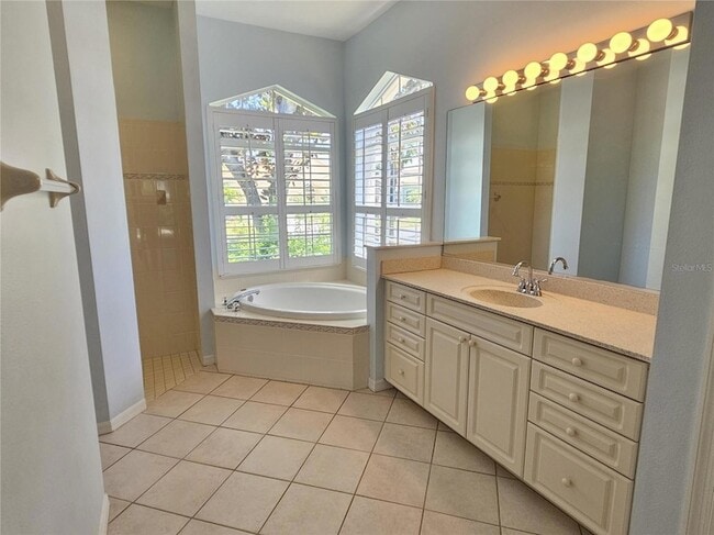 Building Photo - 330 Rio Terra