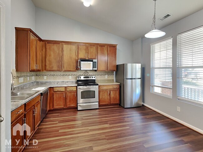 Building Photo - 909 Summer Storm Dr