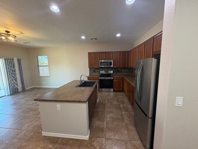 Building Photo - 2486 E Dulcinea Trail
