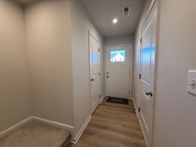 Building Photo - Modern 3-Bedroom Townhouse with Garage & Private Patio