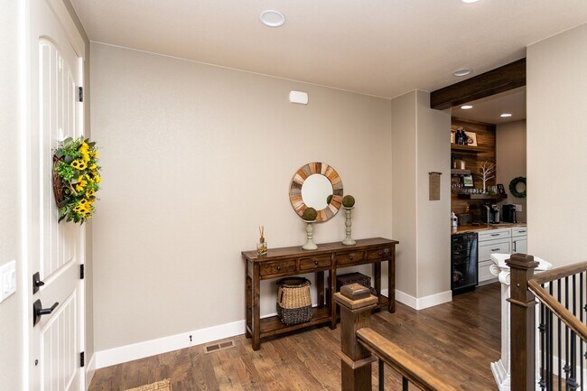 Building Photo - Stunning Flying Horse Patio Home with Stunning Views!!