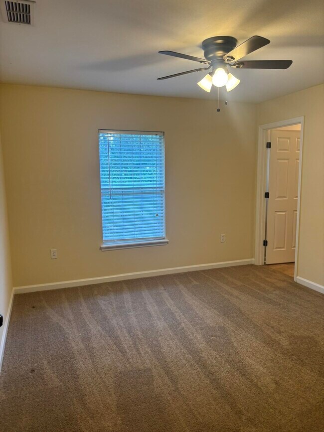 Building Photo - 4434 Gearhart Rd