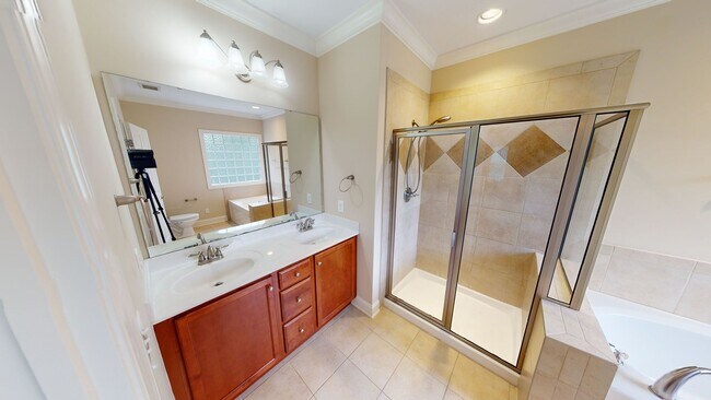 Building Photo - Extra Large Condo in Anderson Creek Club C...