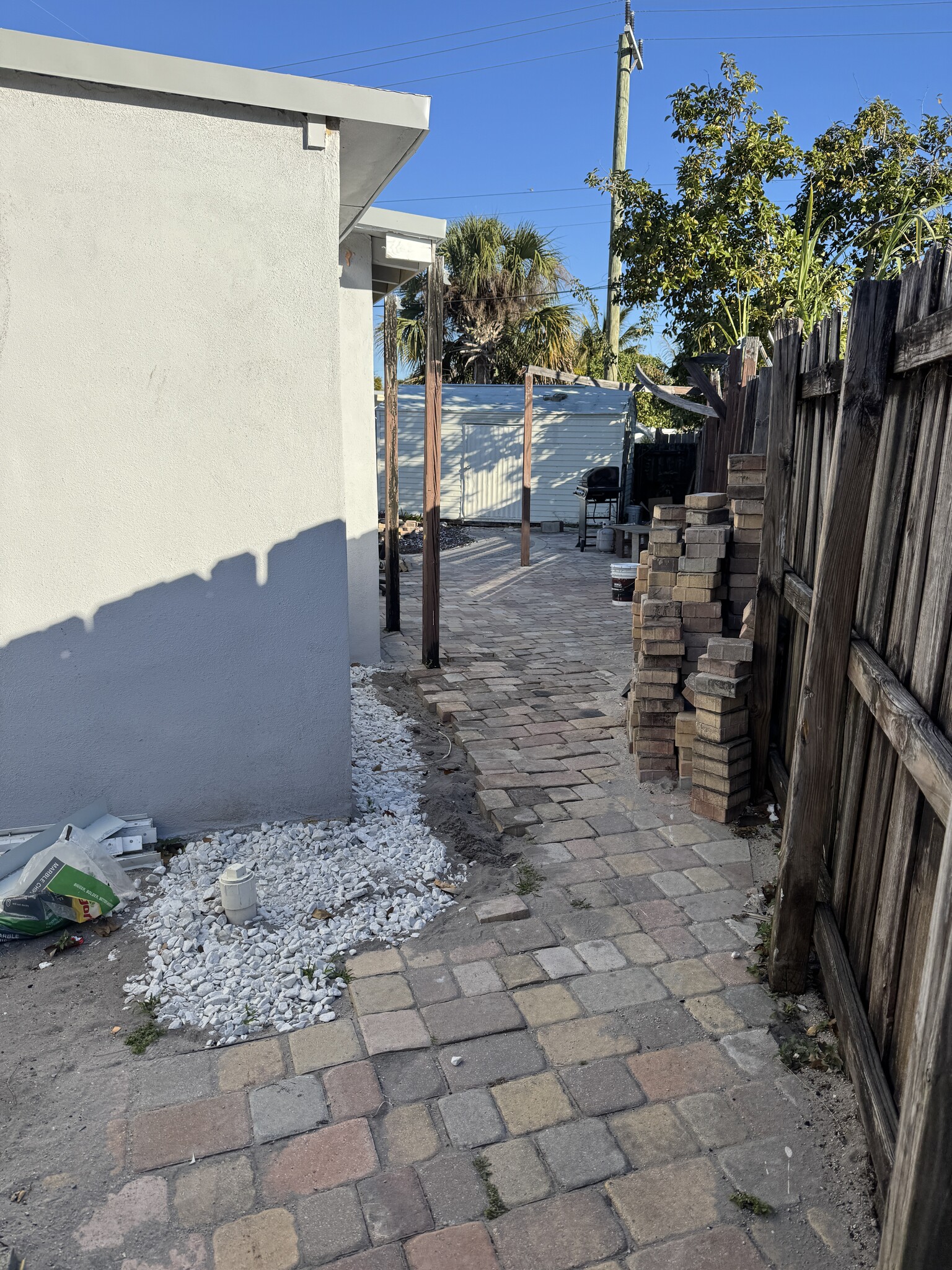 Building Photo - 4170 NE 15th Ave