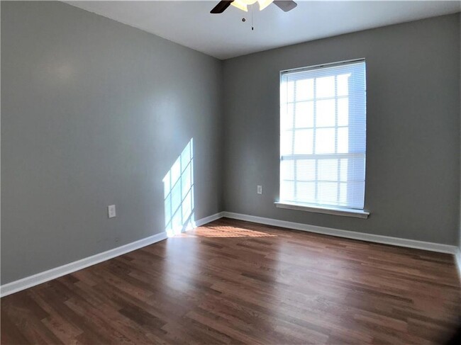 Building Photo - 603 Lake Sardis Dr