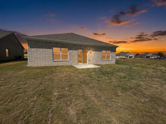Building Photo - 185 Daisy Dr