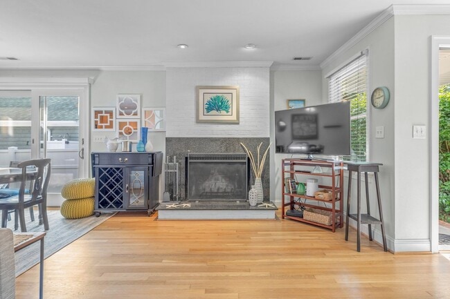 Building Photo - North End