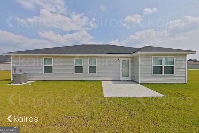 Building Photo - 205 Redwood Ct