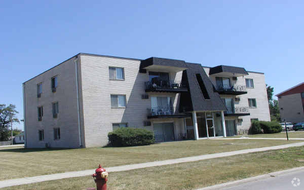 Primary Photo - 12817 Carriage Ln