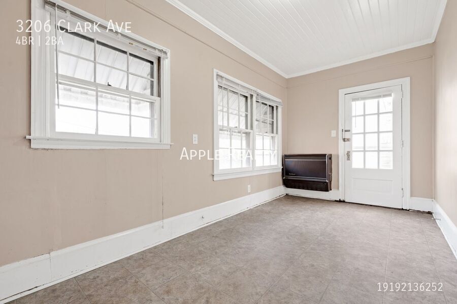 Building Photo - 3206 Clark Ave