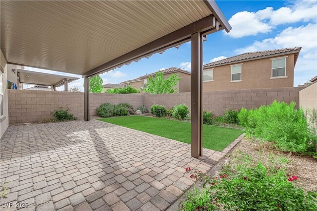 Building Photo - 9734 Cluny Ave