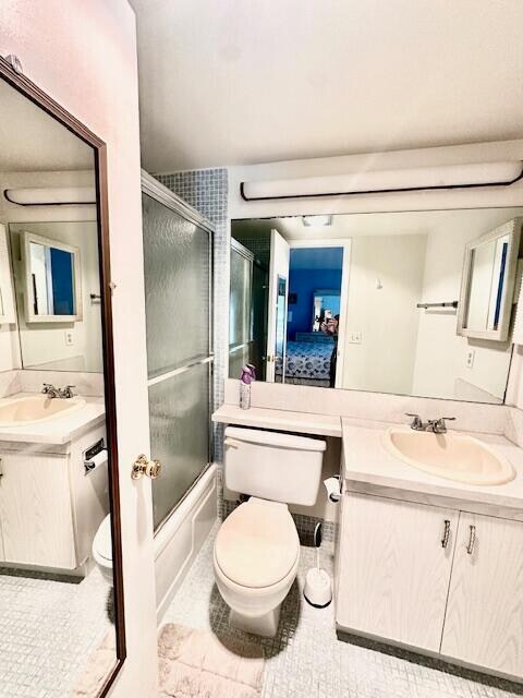 Building Photo - 2067 Cornwall D