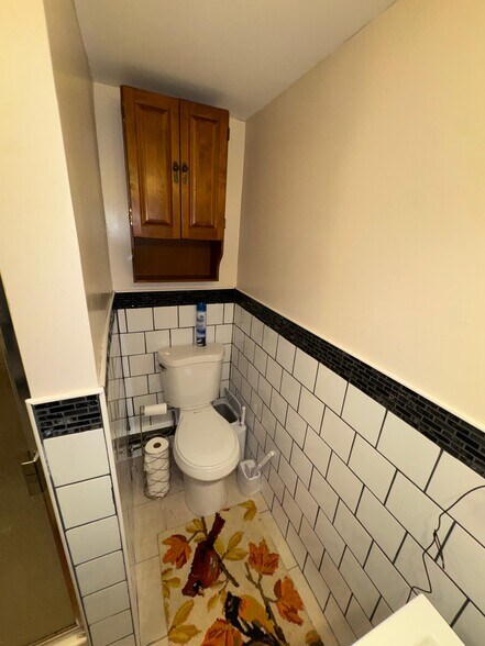 Building Photo - 707 Wren Ct