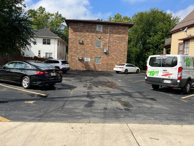 Building Photo - 1030 Dunlop Ave