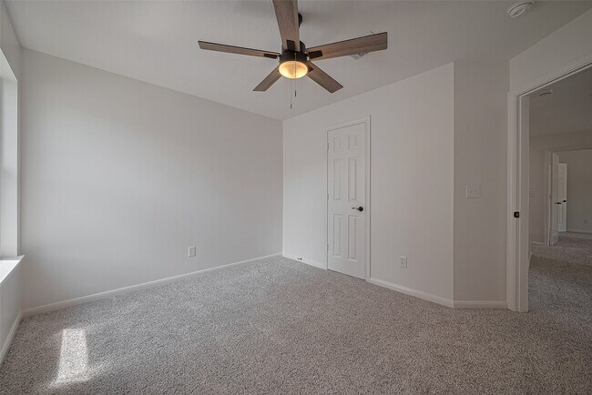 Building Photo - 3223 Candlepine Dr