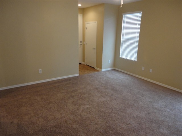 Building Photo - 8280 W Redshank Dr