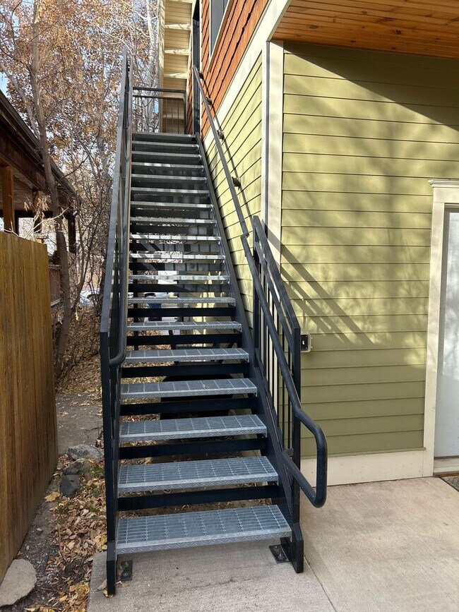 Building Photo - 205 N Bozeman Ave