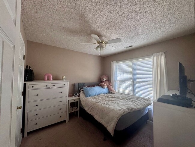 Building Photo - Charming 3-Bed, 2.5-Bath Home in Sought-Af...