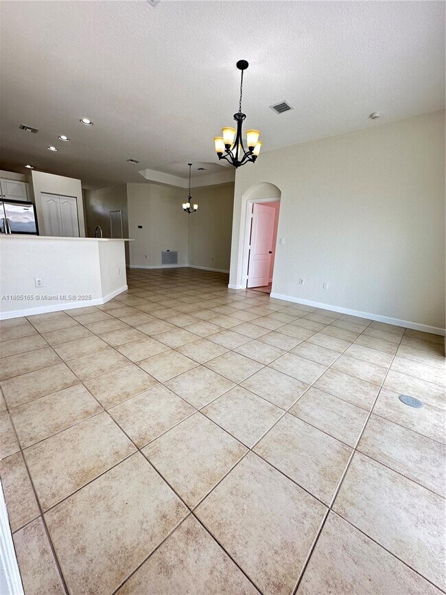 Building Photo - 1365 SW 154th Ct