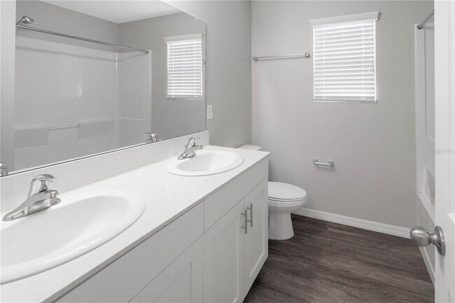 Building Photo - 12737 Tannencrest Dr