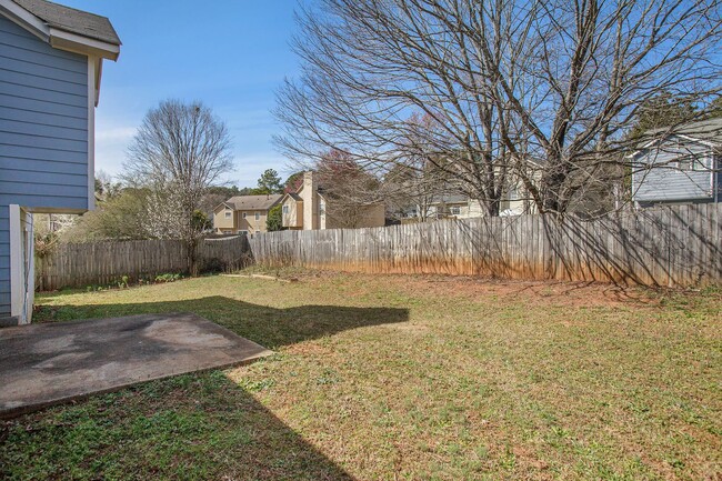 Building Photo - Renovated 3 Bedroom 2 Bath Home