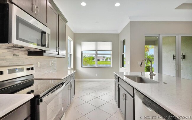 Building Photo - 15684 Goldfinch Cir