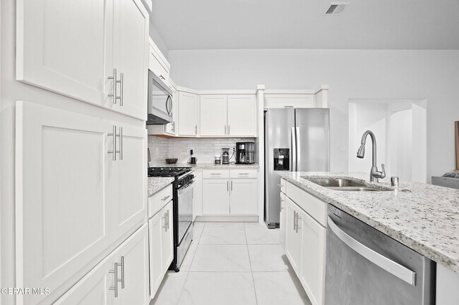 Building Photo - 13808 Paseo Sereno Dr