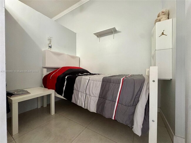 Building Photo - 16137 Emerald Cove Rd