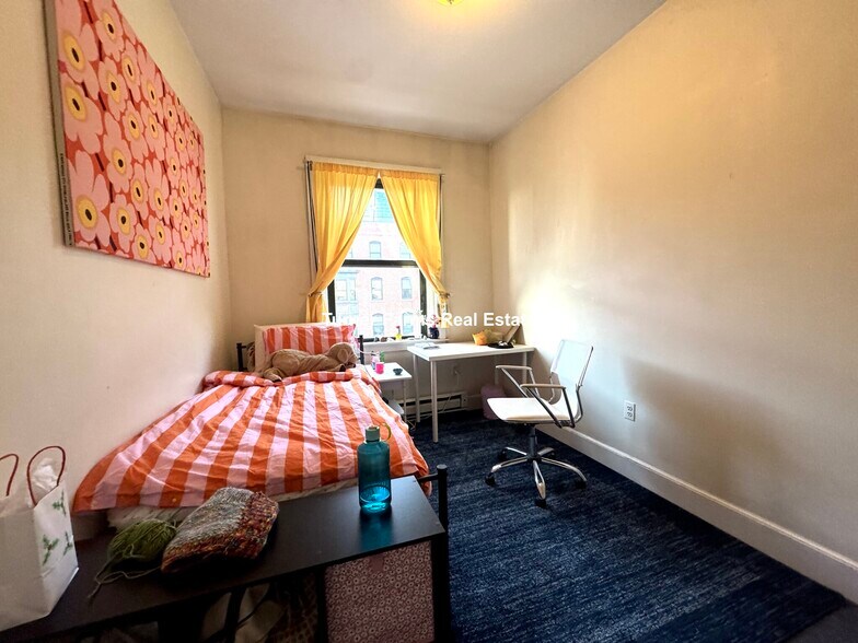 Building Photo - 616 Columbus Ave