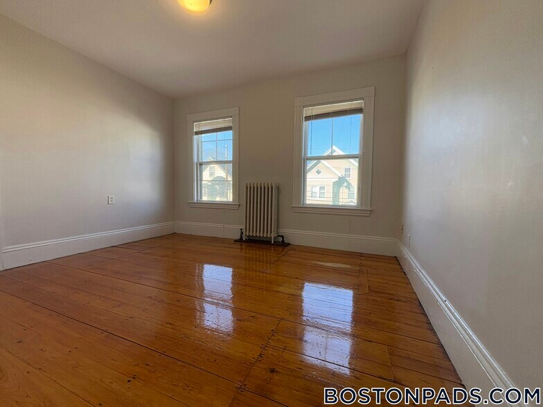 Building Photo - 141 Brown St