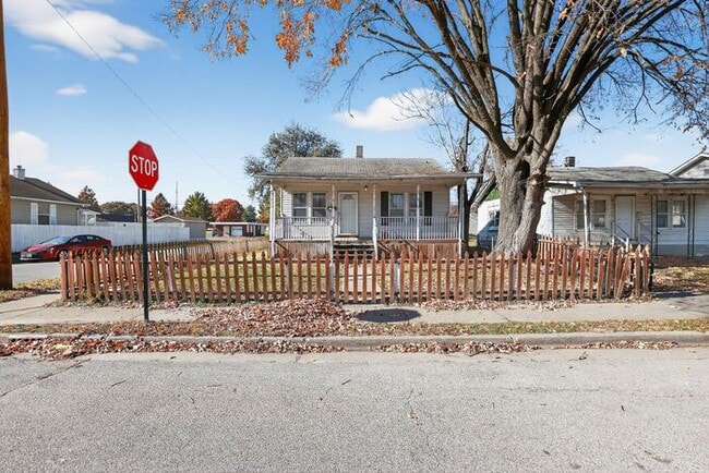 Building Photo - 3001 Myrtle Ave