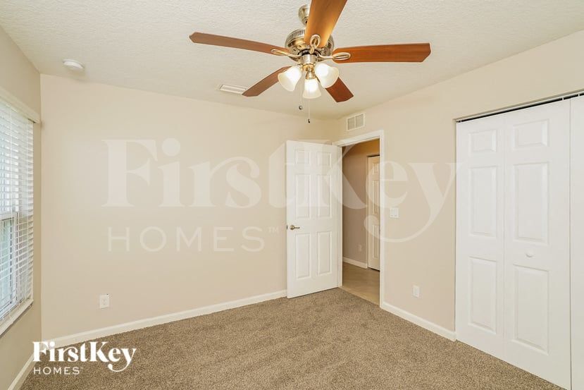 Building Photo - 4285 SW Walker St