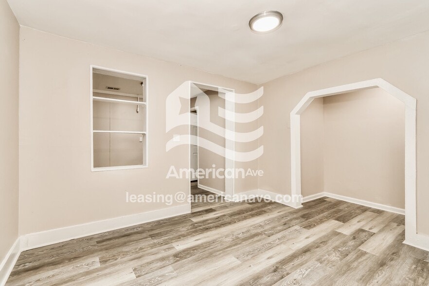 Building Photo - 3701 Powell Ave