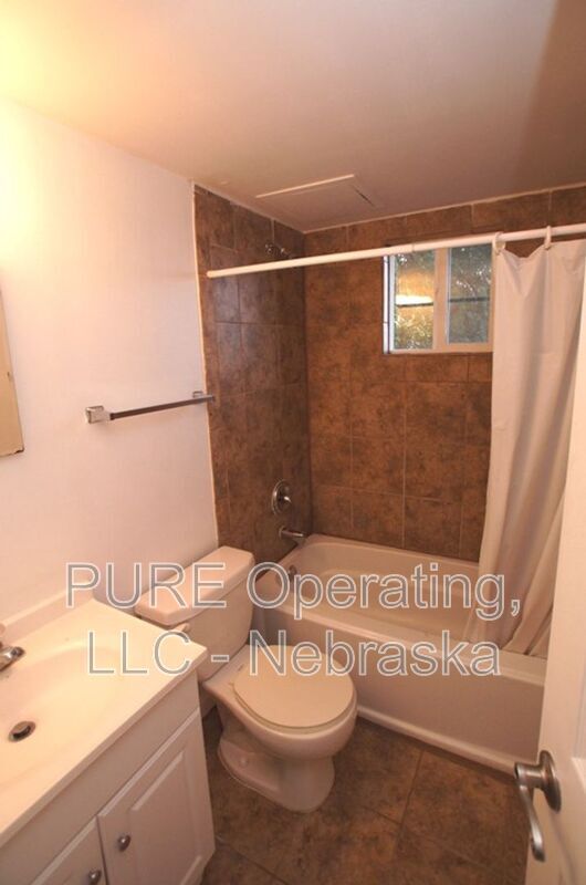 Building Photo - 612-616-616 N 46th St