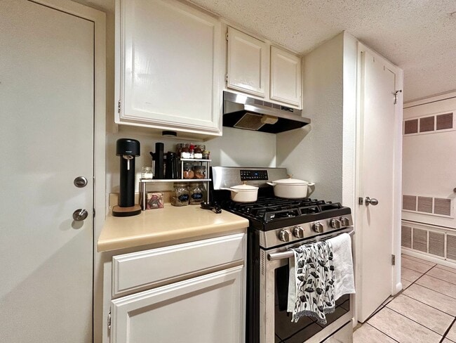 Building Photo - 6031 Old Fredericksburg Rd