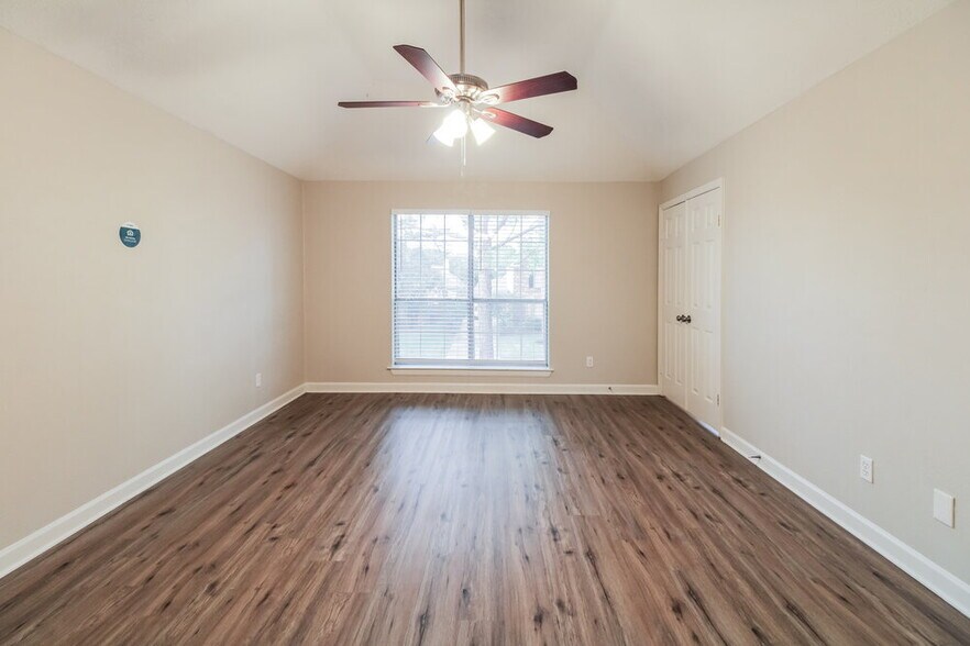 Building Photo - 13706 Midfield Glen Ct