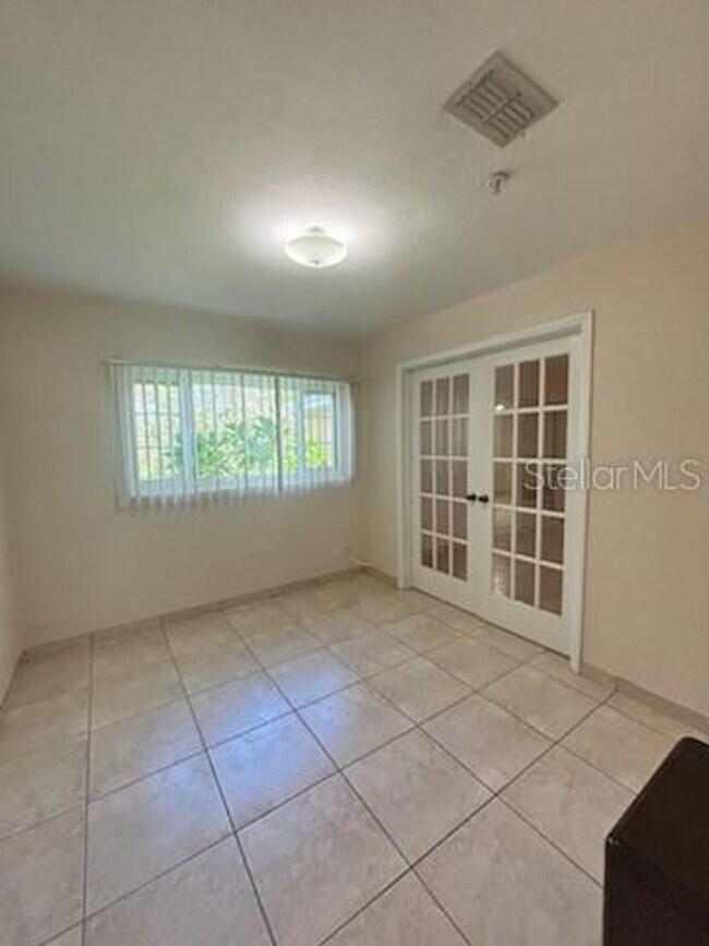 Building Photo - HOME NEAR ORLANDO AIRPORT