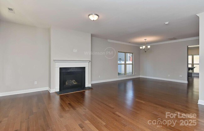 Building Photo - 8765 Aspinwall Dr