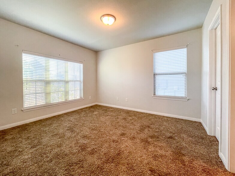 Building Photo - 10624 Langham Dr