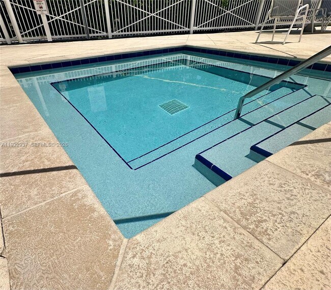 Building Photo - 133 SE 28th Ter