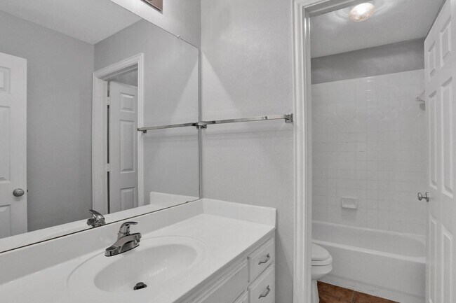 Building Photo - West Allen Beauty.  Ready to GO