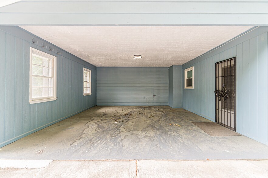 Building Photo - 1574 Old Spring House Ln