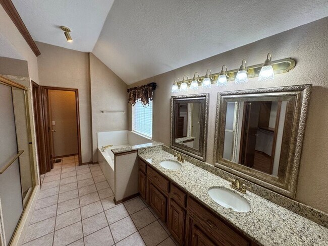 Building Photo - 4-bedroom 2 bath home in Kingsbrook, lots of storage, 2 dining areas and stand-up storm shelter! ...