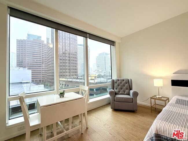 Building Photo - 877 Francisco St